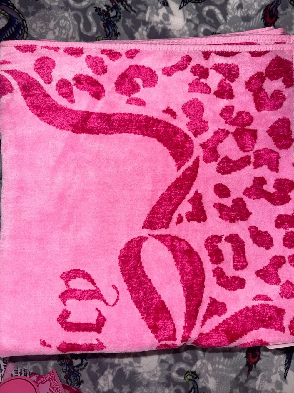 Juicy Couture Hot Pink Leopard Print Towel Set